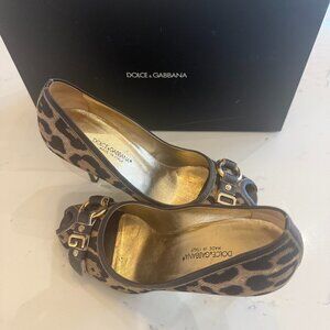 DOLCE & GABBANA  Authentic Leopard Print Buckle Open Toe Pump Heels